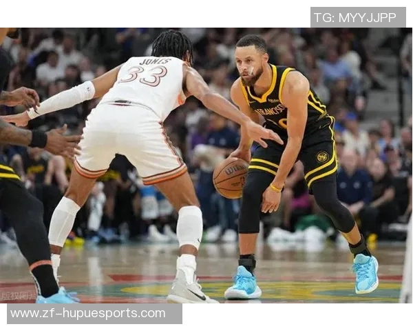 勇士半场仅抢先2分：库里伤停5场复出16分 海兰德受伤三叉戟45分